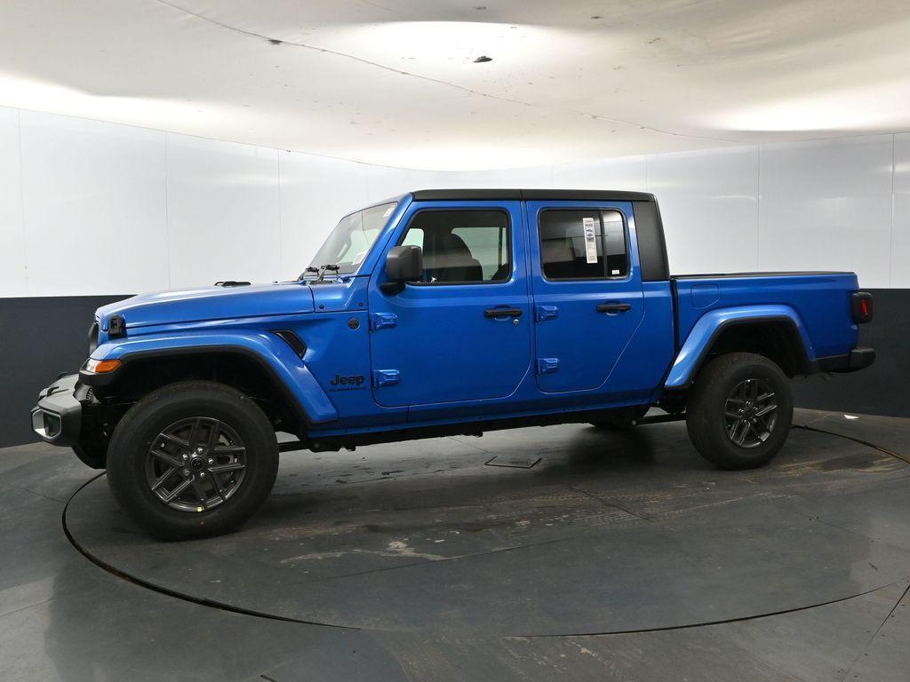 new 2025 Jeep Gladiator car, priced at $45,742