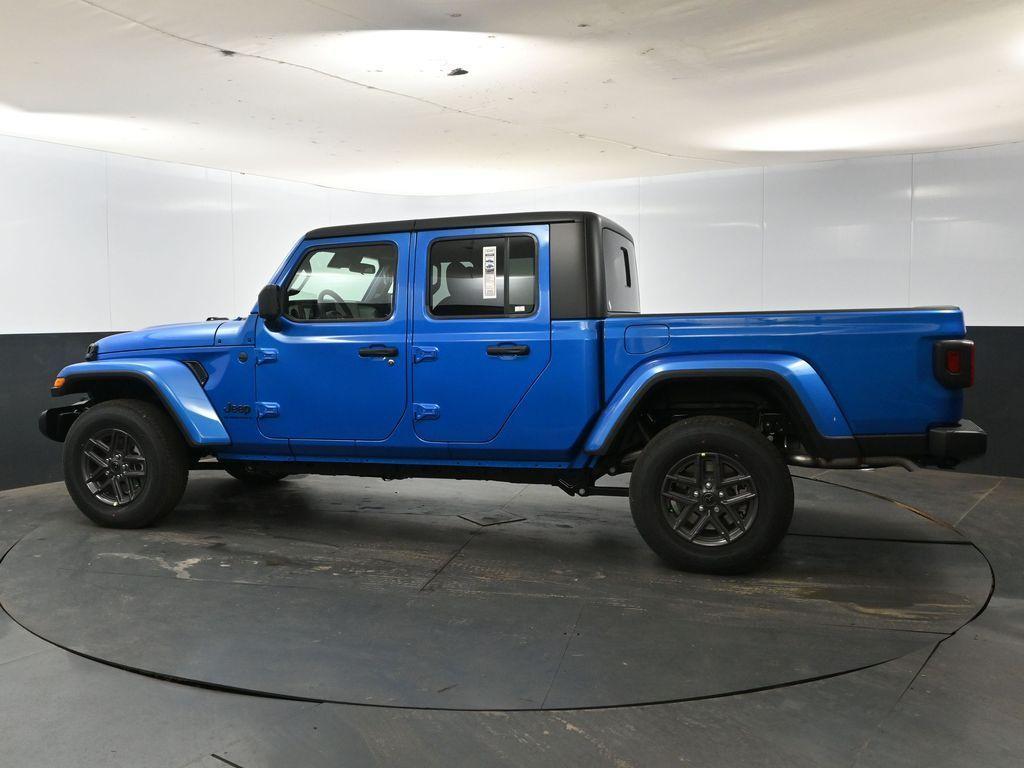 new 2025 Jeep Gladiator car, priced at $45,742