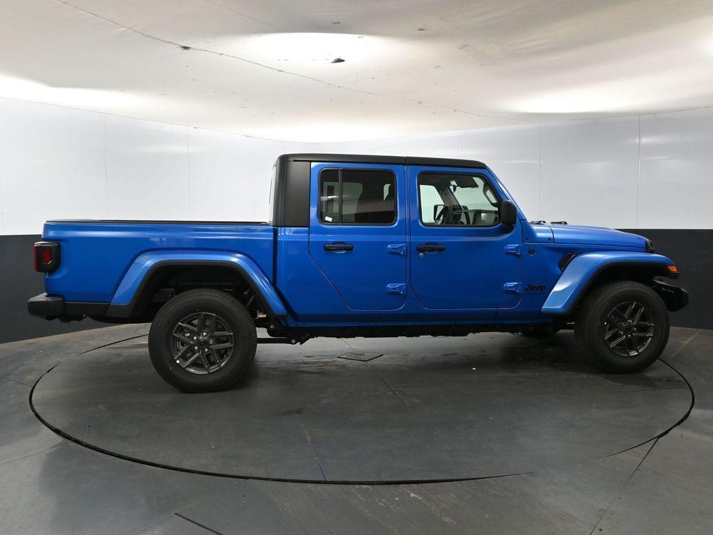 new 2025 Jeep Gladiator car, priced at $45,742