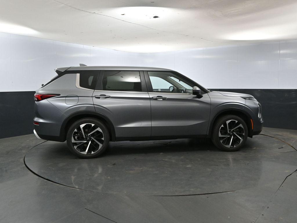 used 2024 Mitsubishi Outlander car