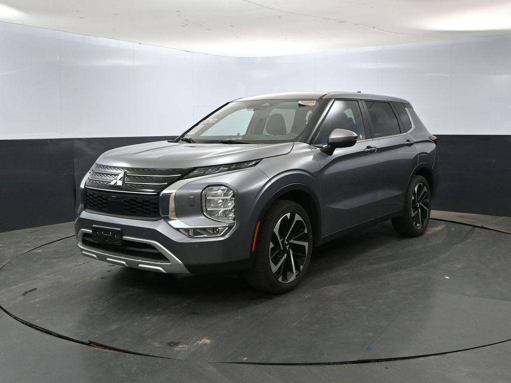 used 2024 Mitsubishi Outlander car