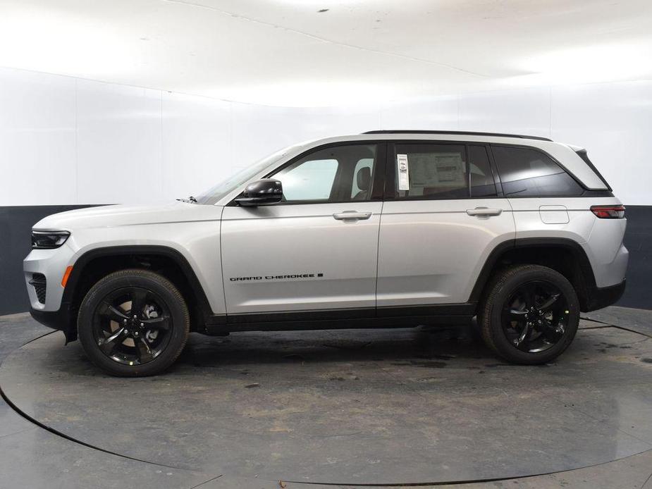 new 2024 Jeep Grand Cherokee car, priced at $43,563