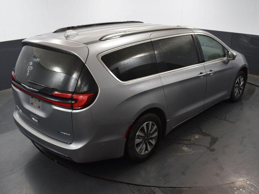 used 2021 Chrysler Pacifica Hybrid car, priced at $23,740