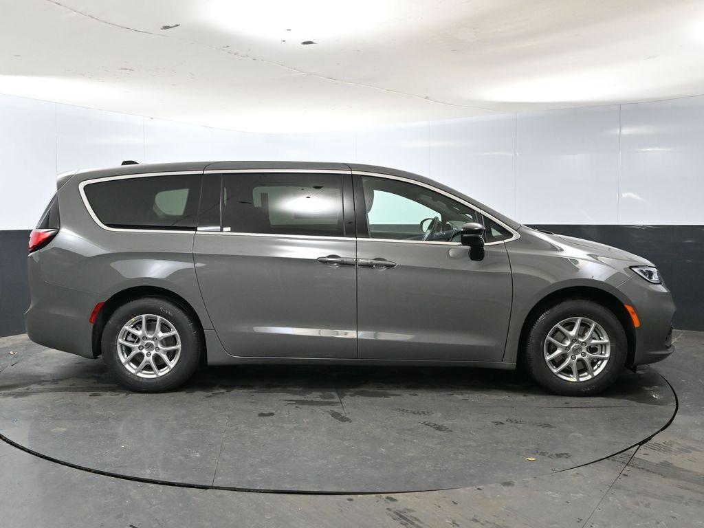 new 2025 Chrysler Pacifica car, priced at $38,205