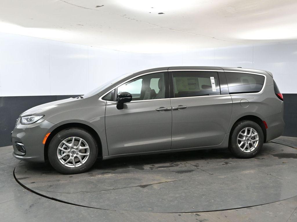 new 2025 Chrysler Pacifica car, priced at $38,205