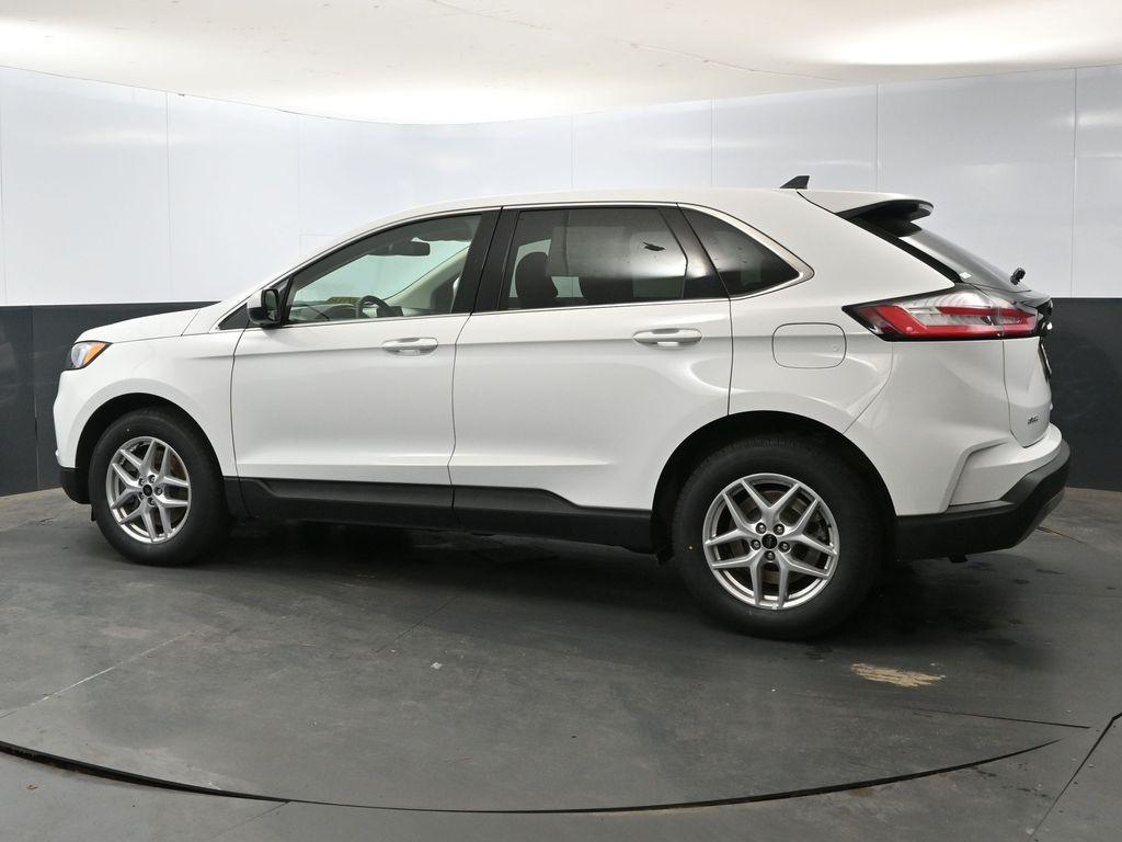 used 2024 Ford Edge car, priced at $26,123