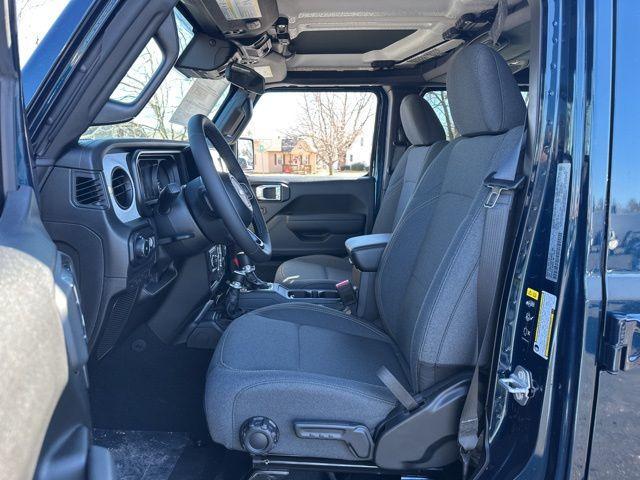 new 2025 Jeep Wrangler car, priced at $53,147