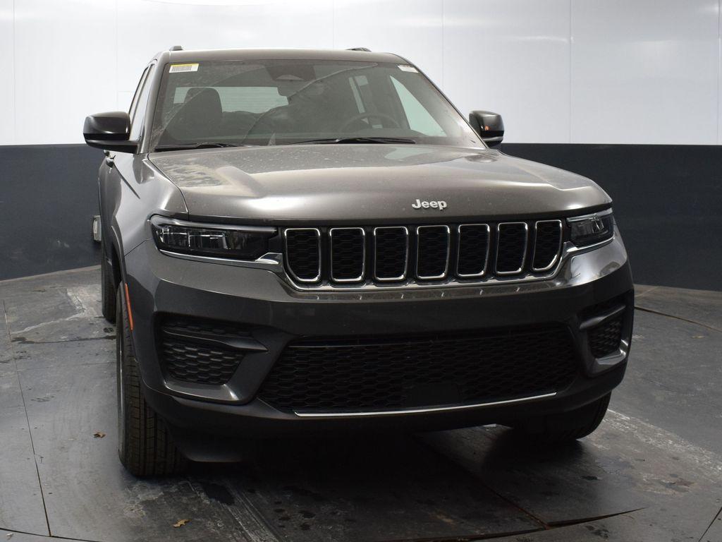 new 2025 Jeep Grand Cherokee car, priced at $38,958