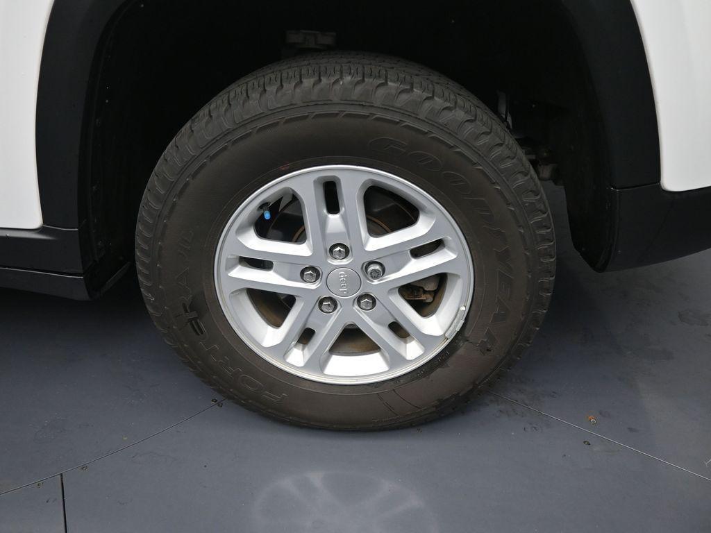 used 2023 Jeep Grand Cherokee car, priced at $27,821