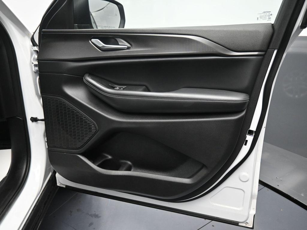 used 2023 Jeep Grand Cherokee car, priced at $27,821