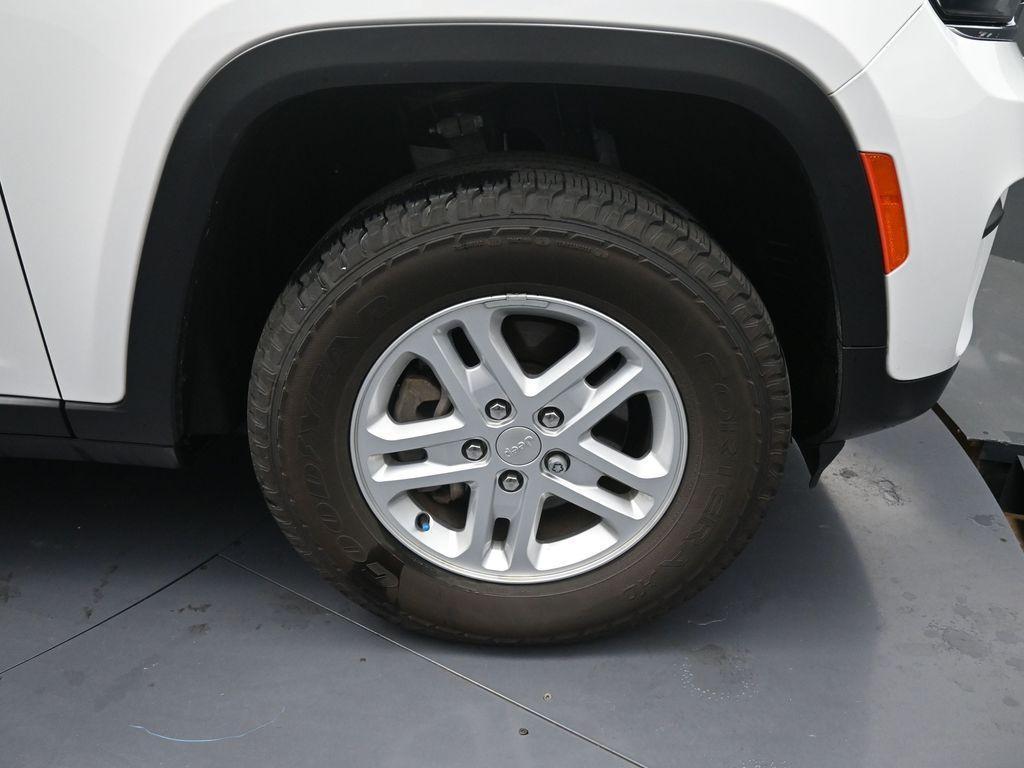 used 2023 Jeep Grand Cherokee car, priced at $27,821