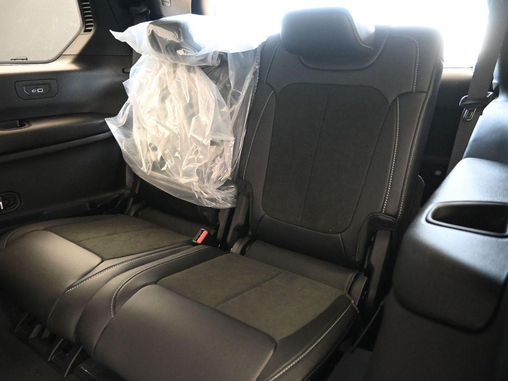 new 2025 Jeep Grand Cherokee L car, priced at $47,214
