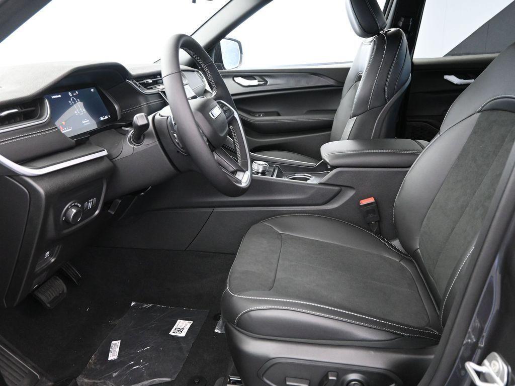 new 2025 Jeep Grand Cherokee L car, priced at $47,214