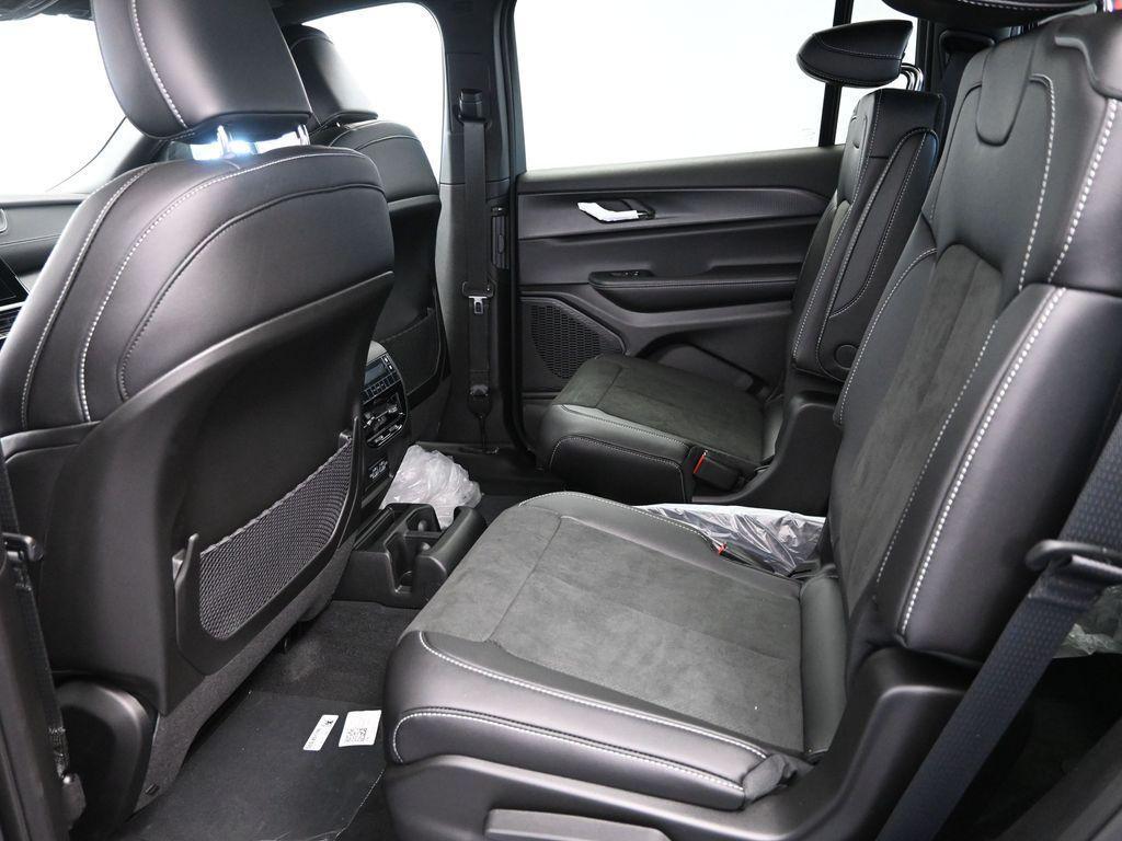 new 2025 Jeep Grand Cherokee L car, priced at $47,214