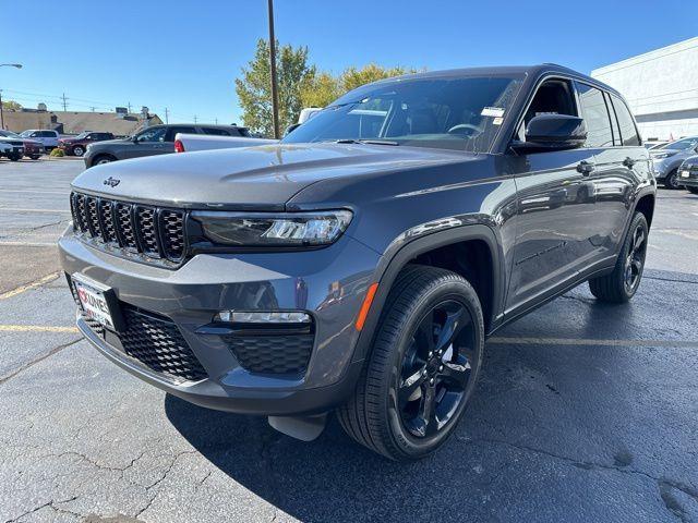 new 2025 Jeep Grand Cherokee car, priced at $44,523