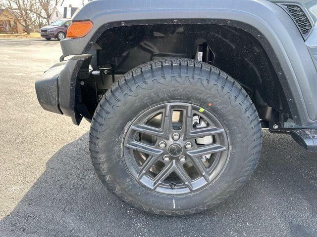 new 2025 Jeep Wrangler car, priced at $46,526