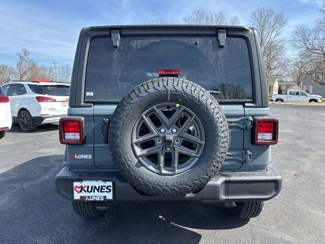 new 2025 Jeep Wrangler car, priced at $46,526