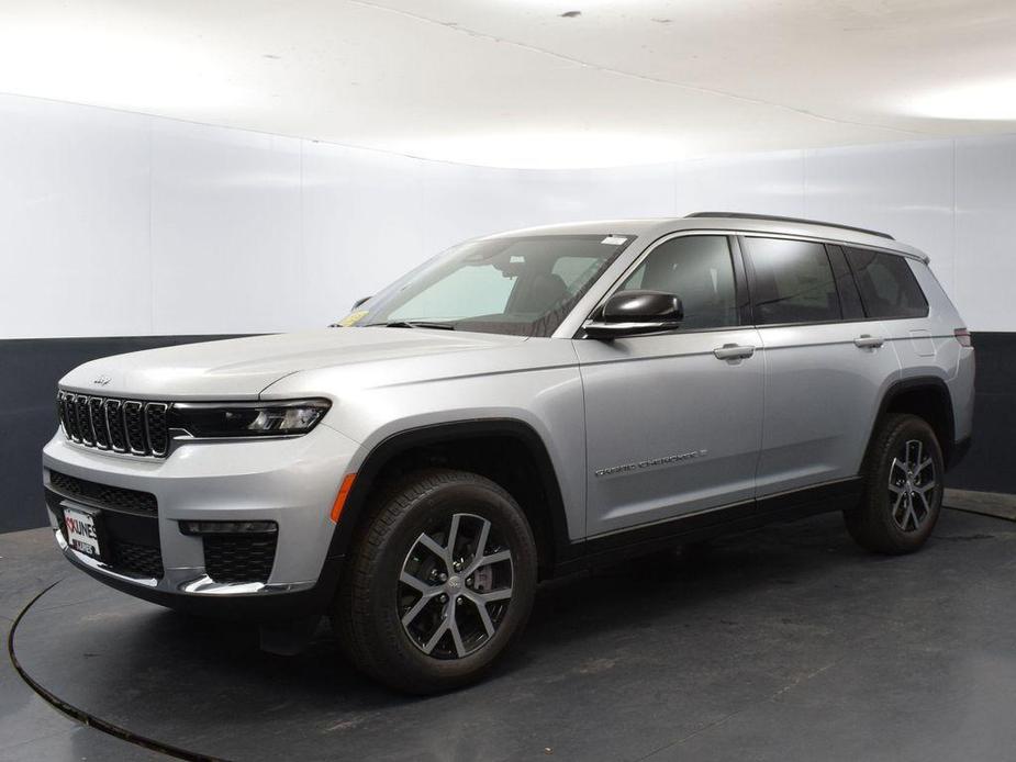 new 2025 Jeep Grand Cherokee L car, priced at $43,723