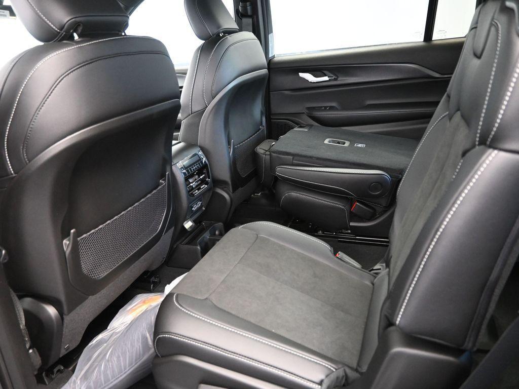 new 2025 Jeep Grand Cherokee L car, priced at $47,037