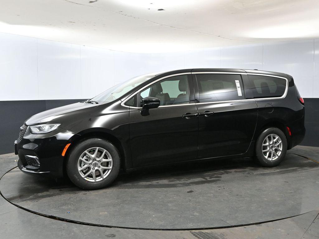 new 2025 Chrysler Pacifica car, priced at $37,774