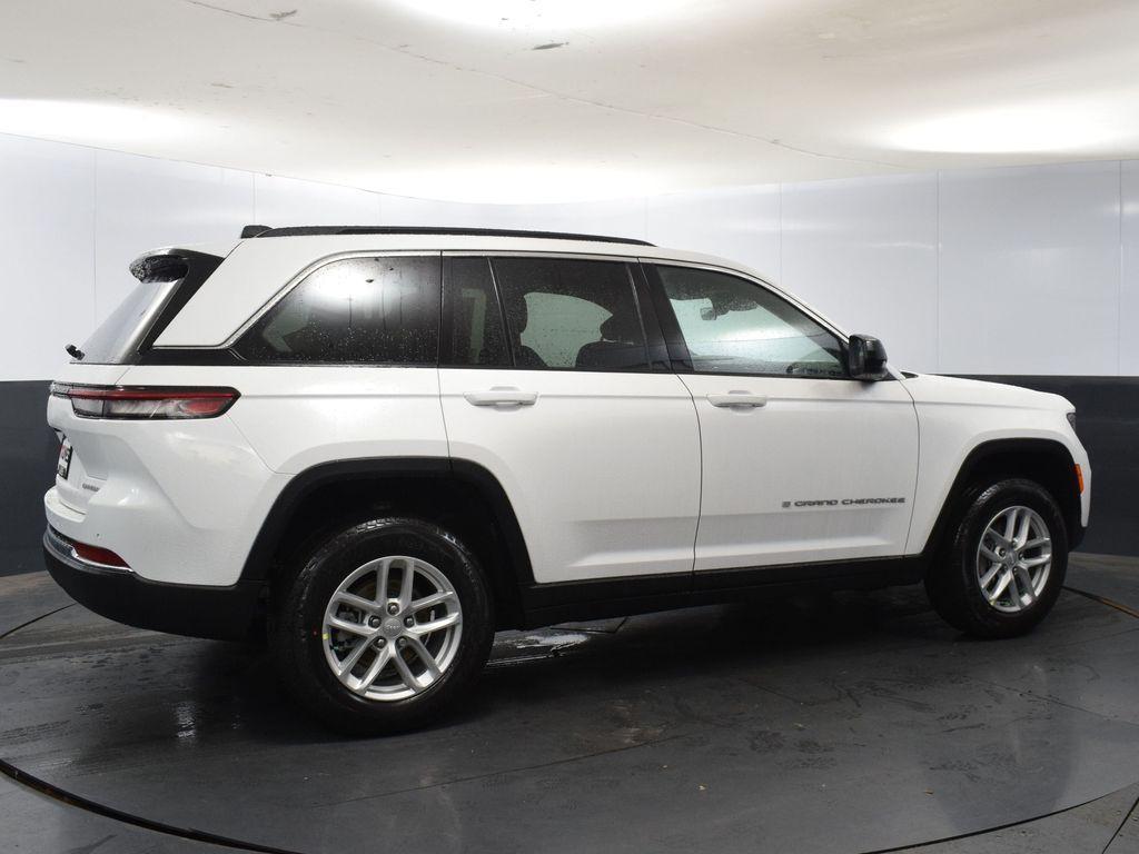 new 2025 Jeep Grand Cherokee car, priced at $38,440