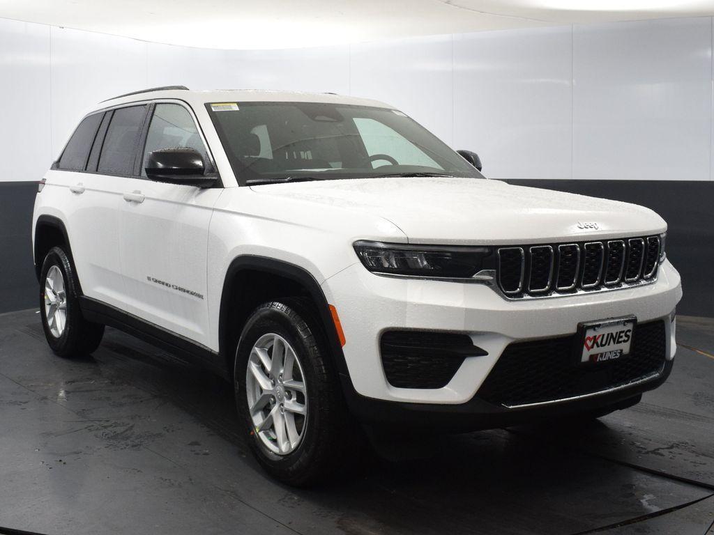 new 2025 Jeep Grand Cherokee car, priced at $37,440