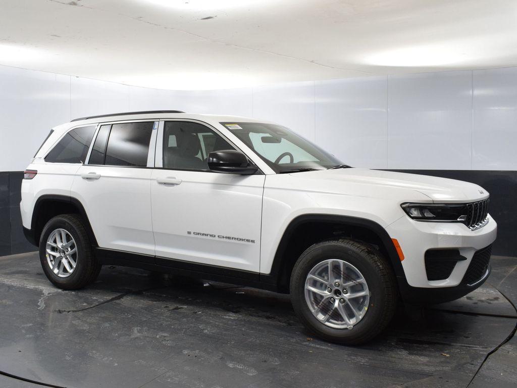 new 2025 Jeep Grand Cherokee car, priced at $35,940