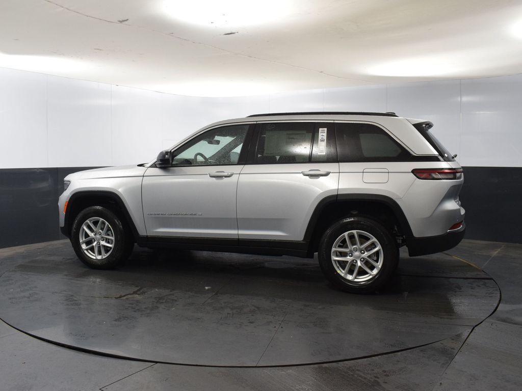 new 2025 Jeep Grand Cherokee car, priced at $39,567