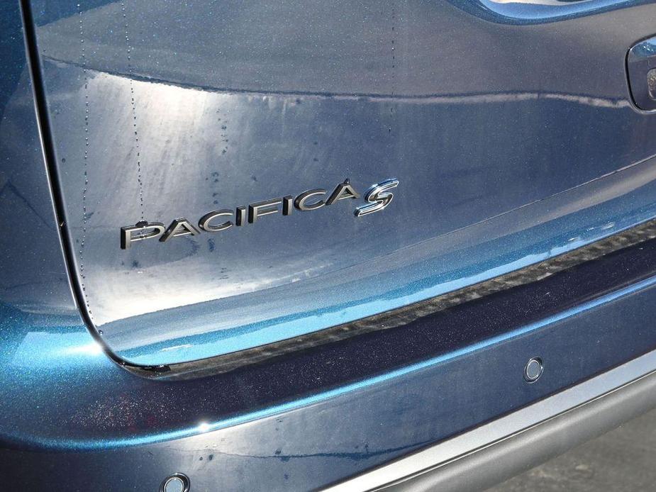 new 2024 Chrysler Pacifica car, priced at $38,549