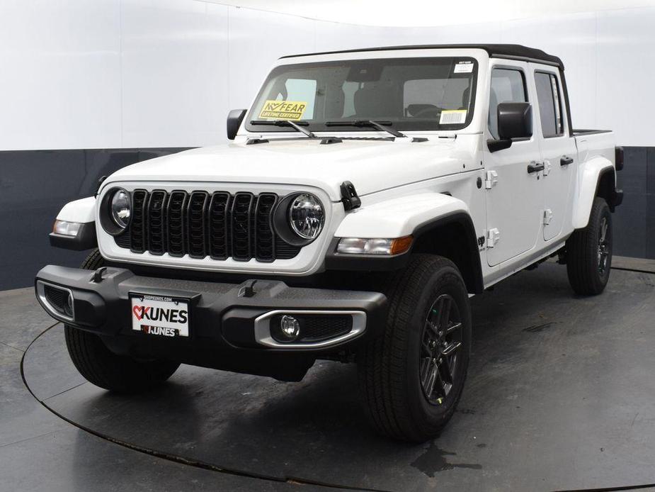 new 2024 Jeep Gladiator car, priced at $36,474