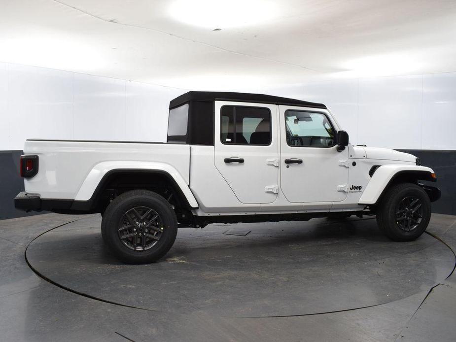 new 2024 Jeep Gladiator car, priced at $36,474