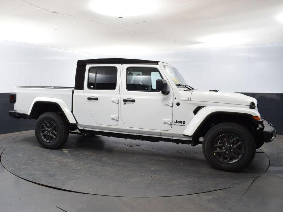 new 2024 Jeep Gladiator car, priced at $36,474