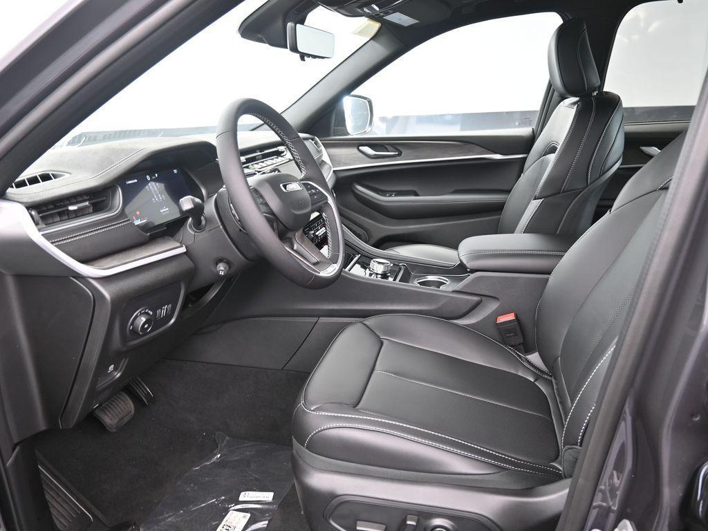 new 2025 Jeep Grand Cherokee car, priced at $50,408