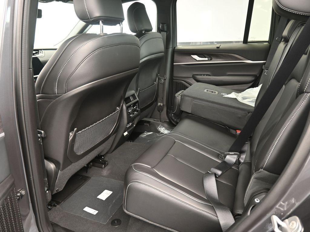 new 2025 Jeep Grand Cherokee car, priced at $50,408