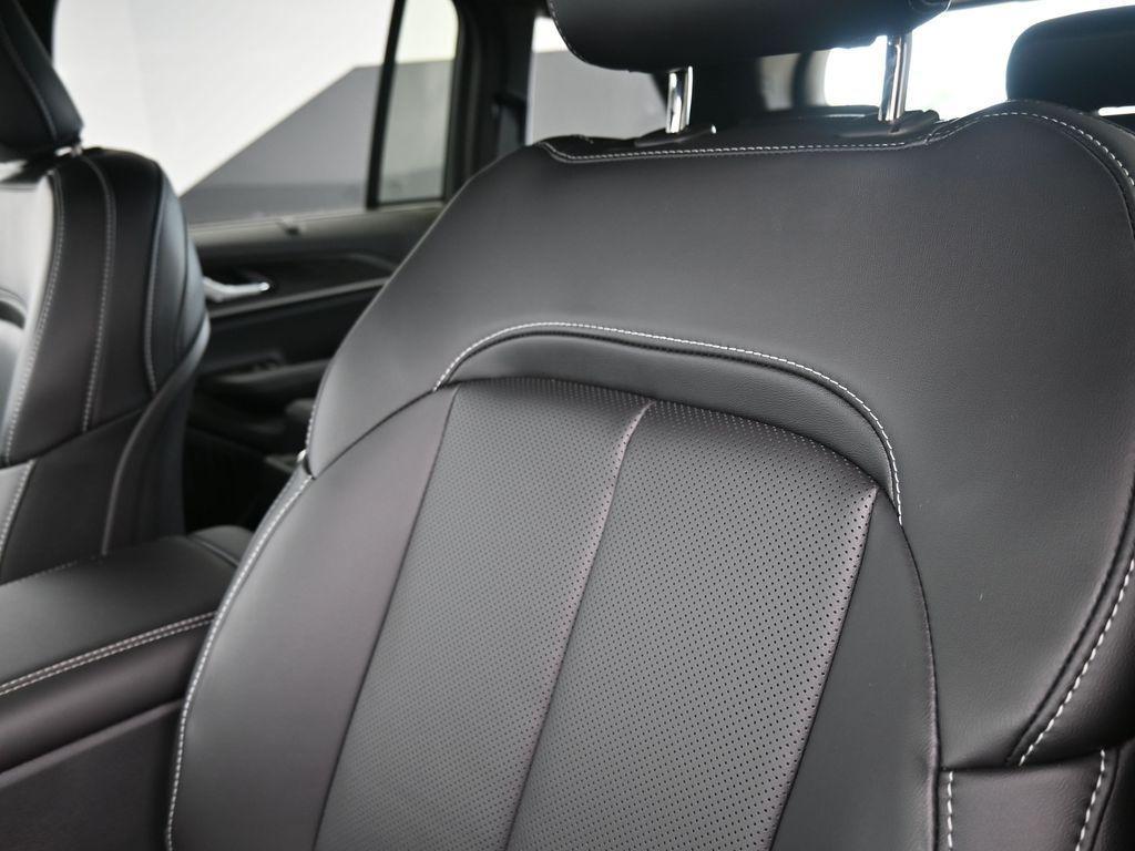 new 2025 Jeep Grand Cherokee car, priced at $50,408