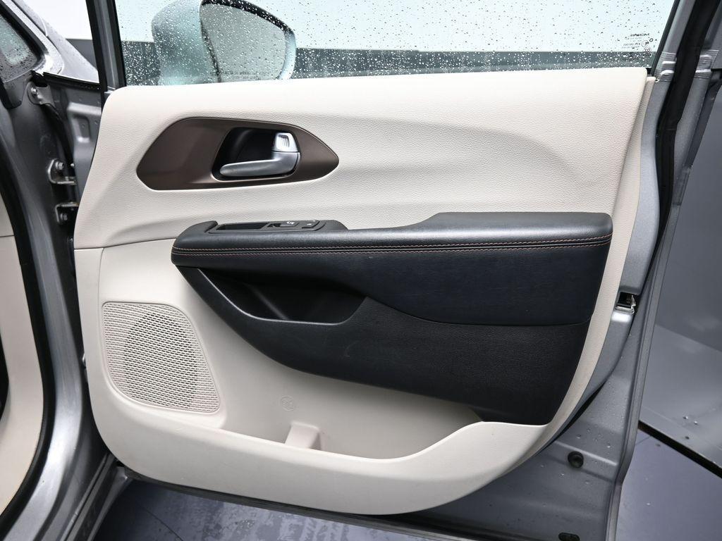 used 2017 Chrysler Pacifica car, priced at $12,419