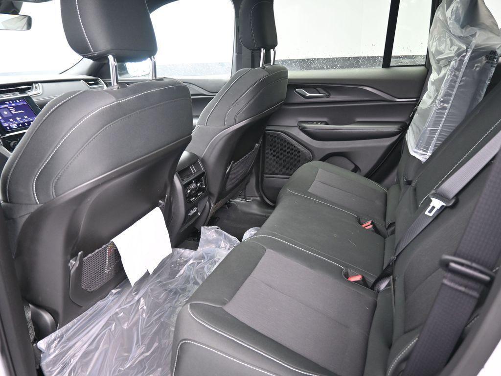 new 2025 Jeep Grand Cherokee car, priced at $39,468