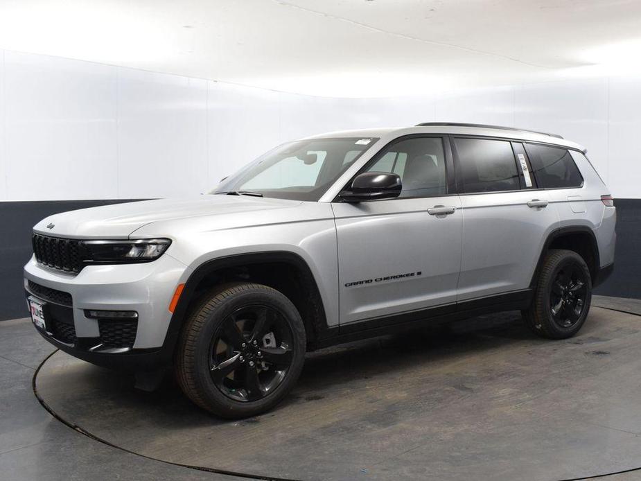 new 2024 Jeep Grand Cherokee L car, priced at $48,647