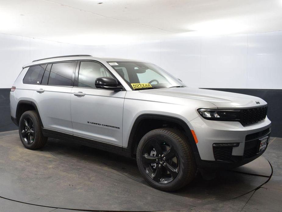 new 2024 Jeep Grand Cherokee L car, priced at $48,647