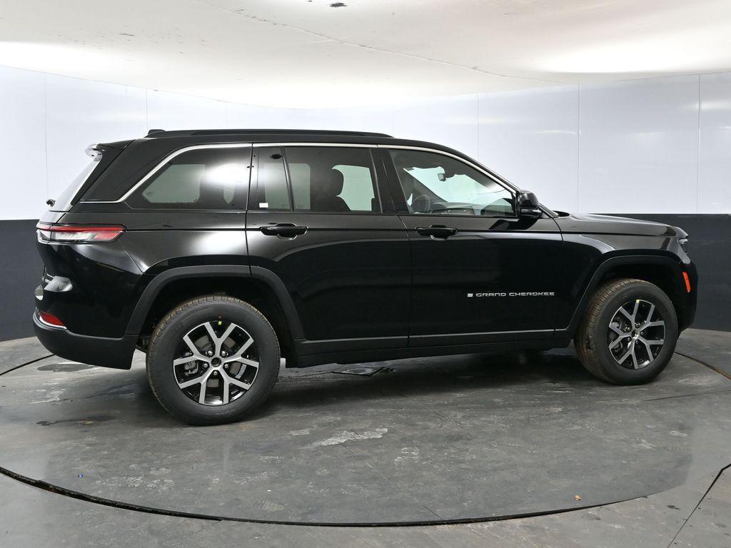 new 2025 Jeep Grand Cherokee car, priced at $44,330