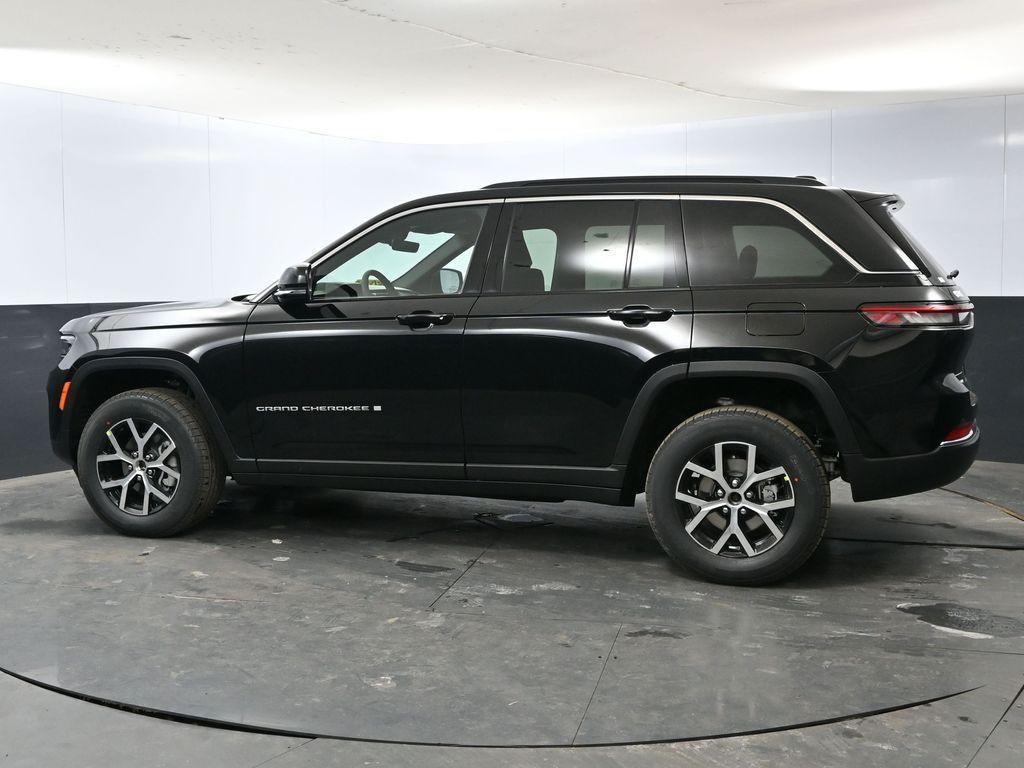 new 2025 Jeep Grand Cherokee car, priced at $44,330