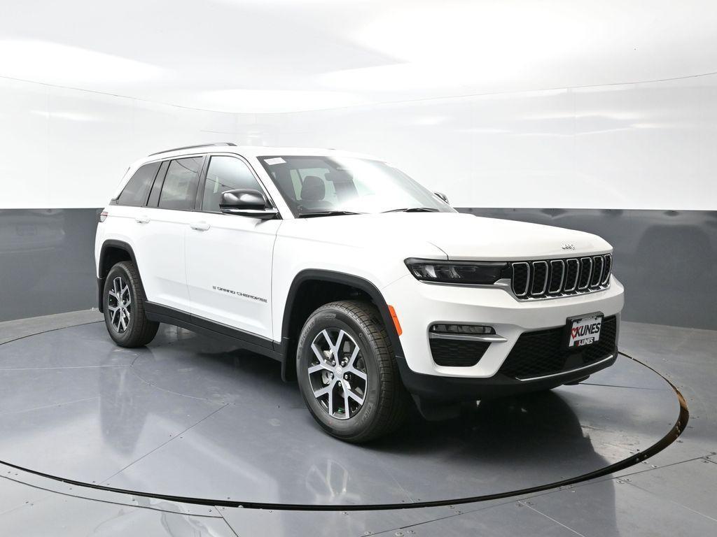 new 2025 Jeep Grand Cherokee car, priced at $47,622