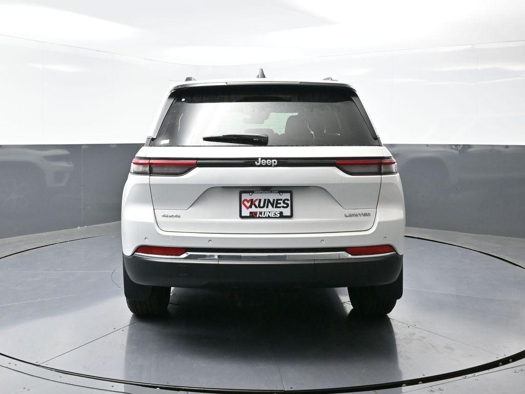 new 2025 Jeep Grand Cherokee car, priced at $47,622