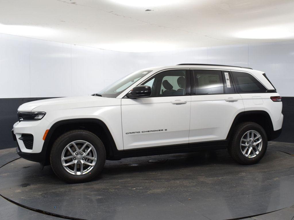 new 2025 Jeep Grand Cherokee car, priced at $37,943