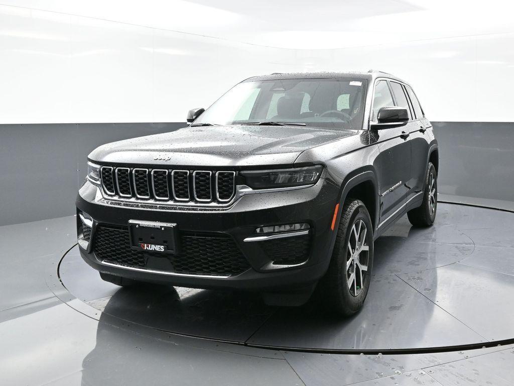 new 2025 Jeep Grand Cherokee car, priced at $48,755