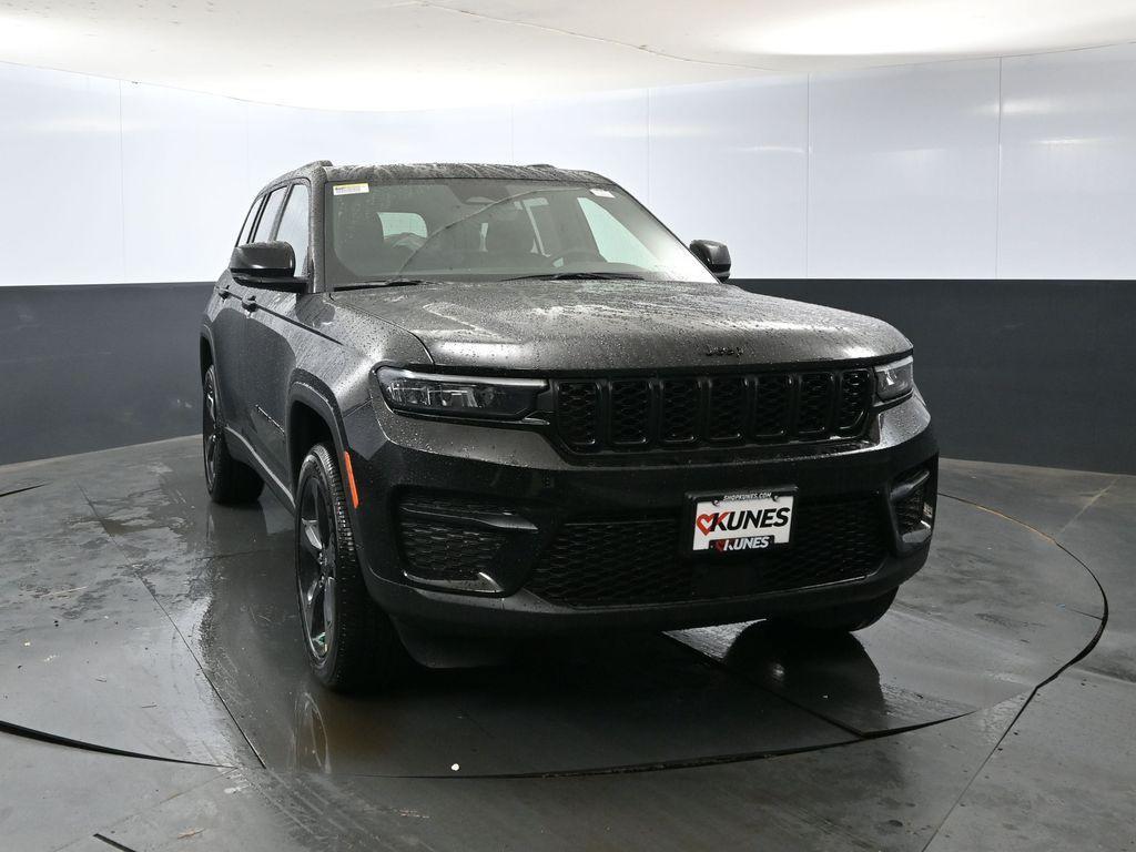 new 2025 Jeep Grand Cherokee car, priced at $45,150