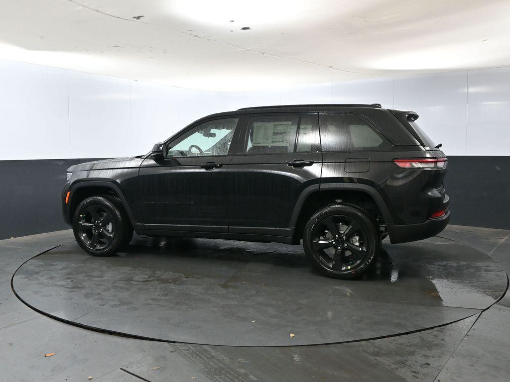 new 2025 Jeep Grand Cherokee car, priced at $45,150