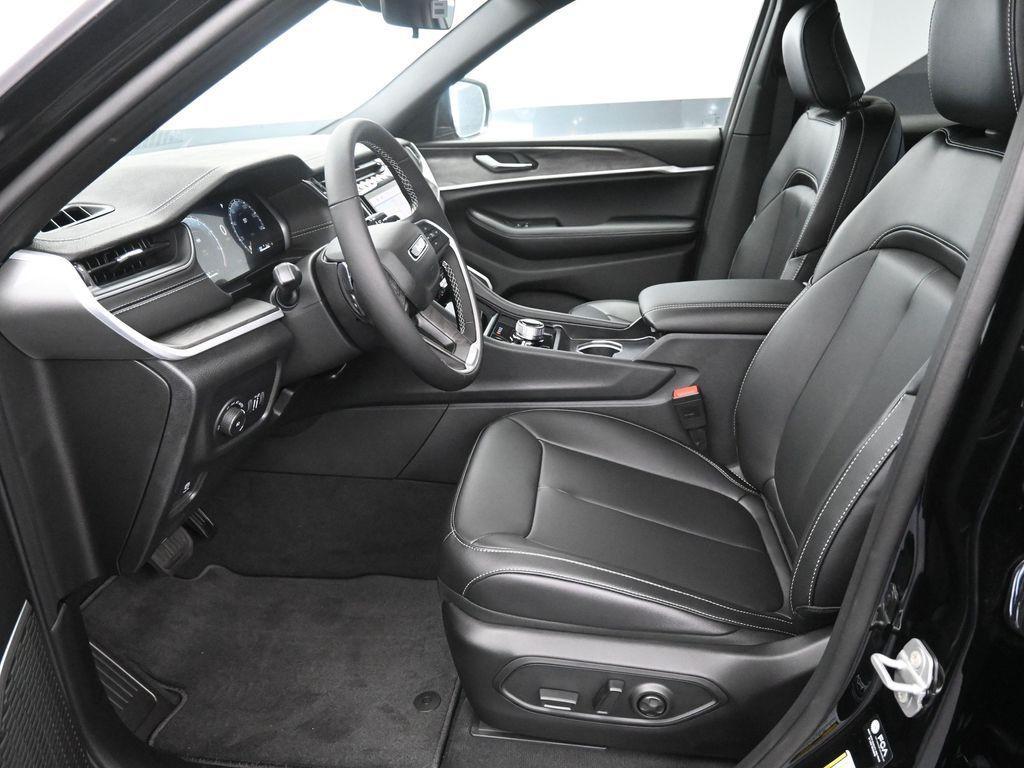 new 2025 Jeep Grand Cherokee L car, priced at $53,626