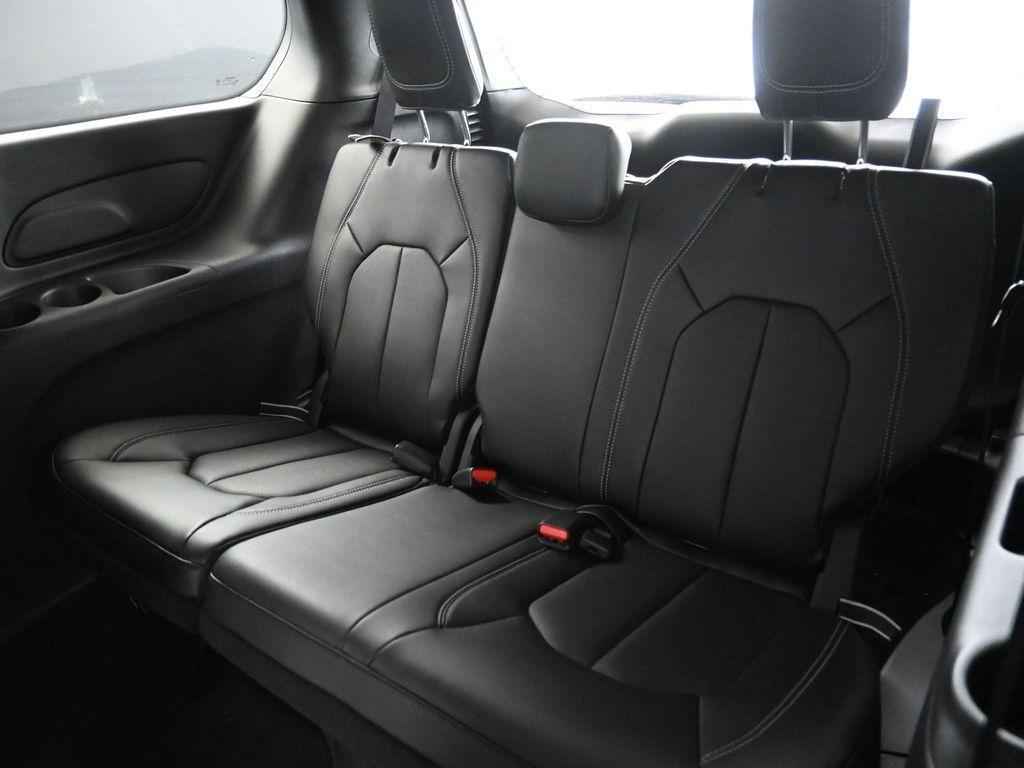 new 2025 Chrysler Pacifica car, priced at $41,752