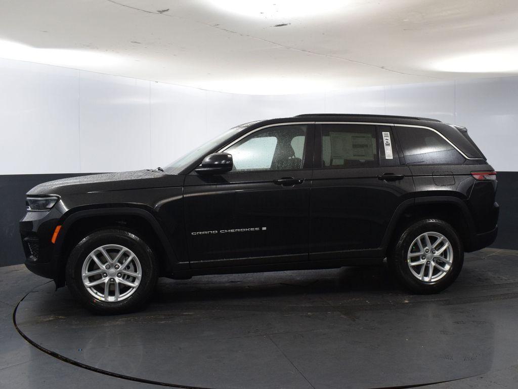 new 2025 Jeep Grand Cherokee car, priced at $37,958